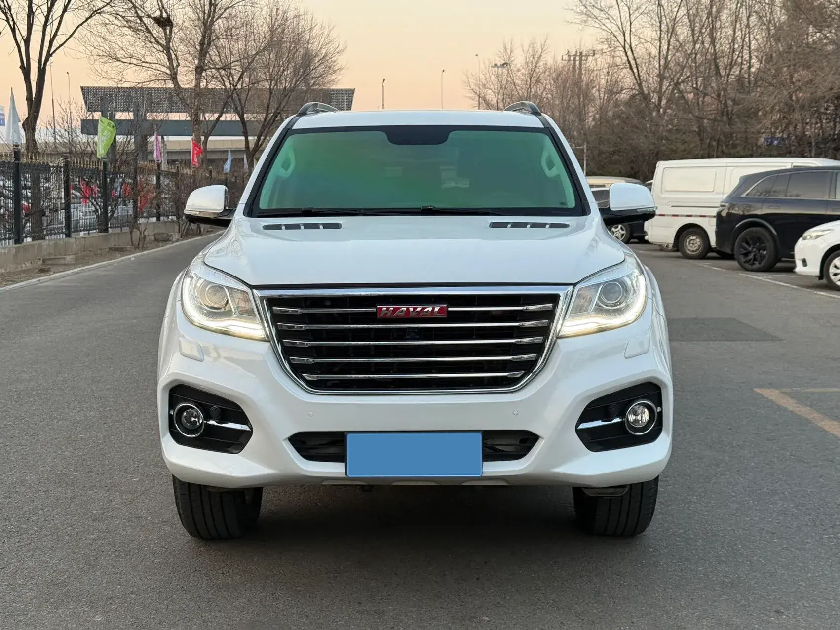 2017 HAVAL H9 thumbnail 2