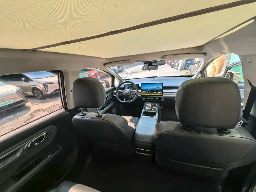 2023 AION Y thumbnail 2