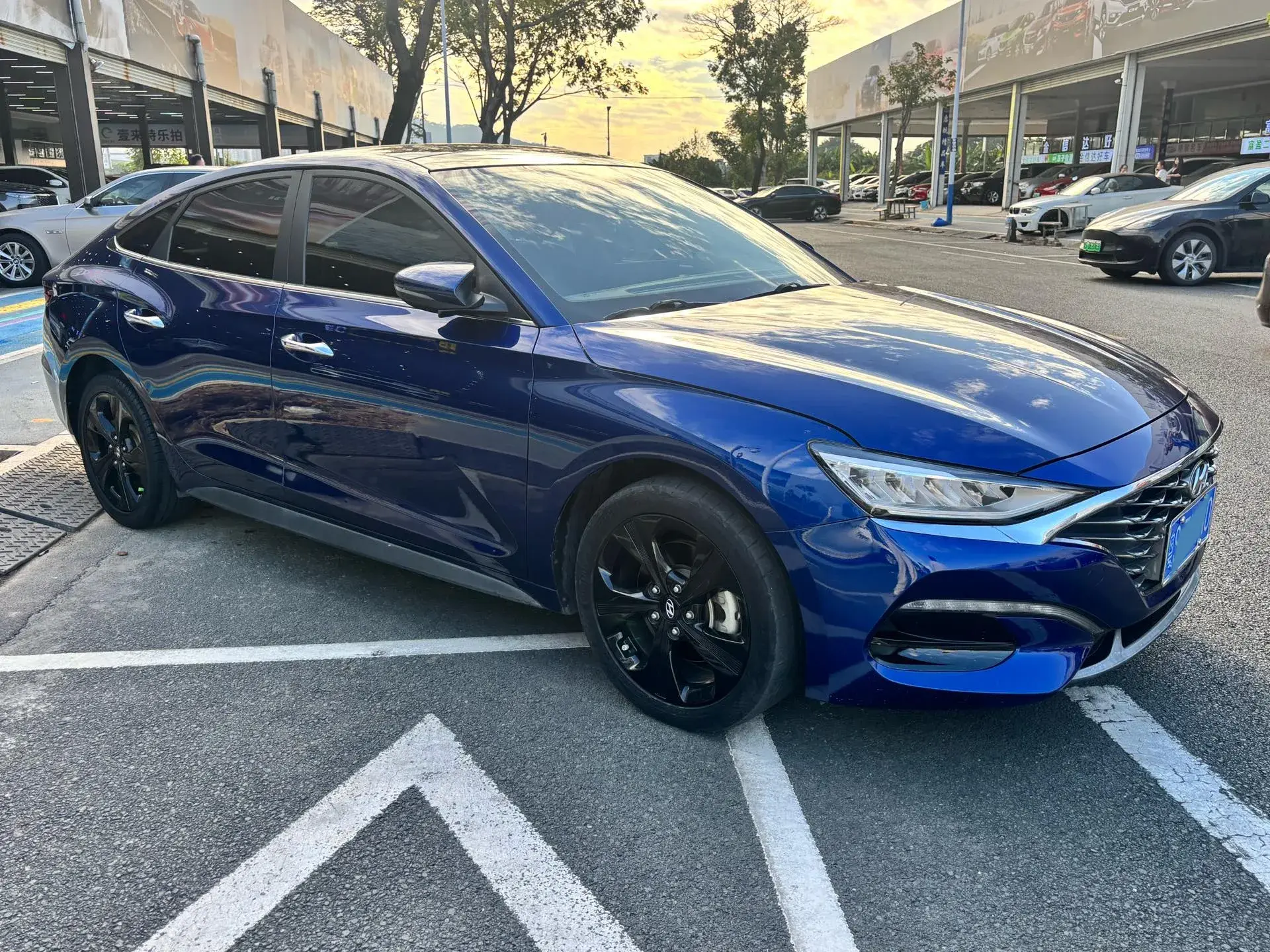 2019 HYUNDAI LA thumbnail 2