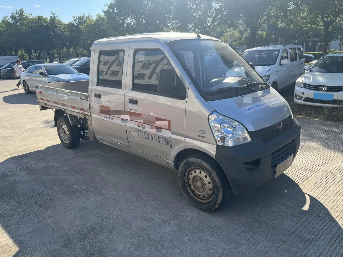 2021 WuLing RongGuang Mini Truck 1.5L 99HP L4 5MT,autocango,china used car exporter,china ev exporter,chinese used car exporter,chinese used ev exporter