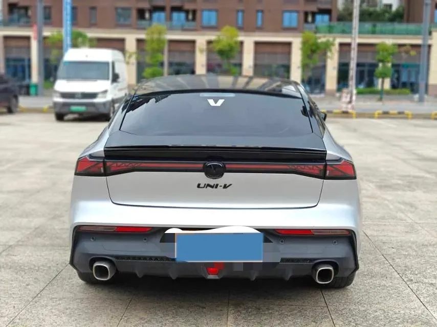 2023 ChangAn UNI-V 1.5T 188HP L4 7DCT,autocango,china used car exporter,china ev exporter,chinese used car exporter,chinese used ev exporter