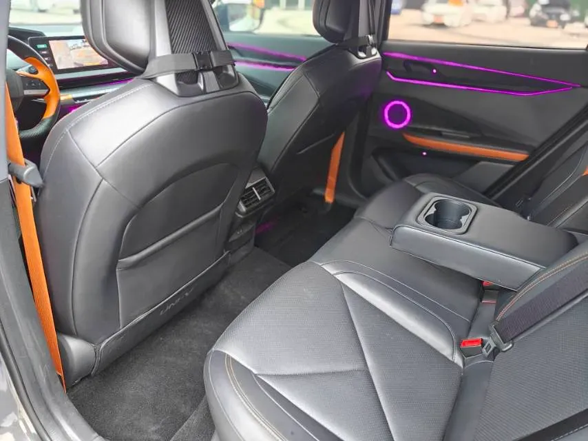 2023 ChangAn UNI-V 1.5T 188HP L4 7DCT,autocango,china used car exporter,china ev exporter,chinese used car exporter,chinese used ev exporter