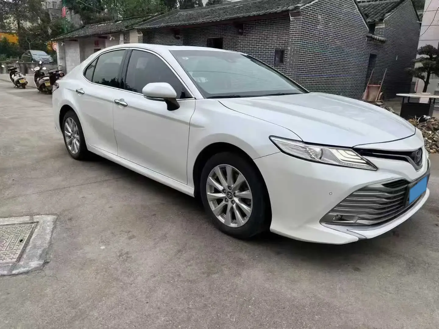 2019 TOYOTA CAMRY thumbnail 3