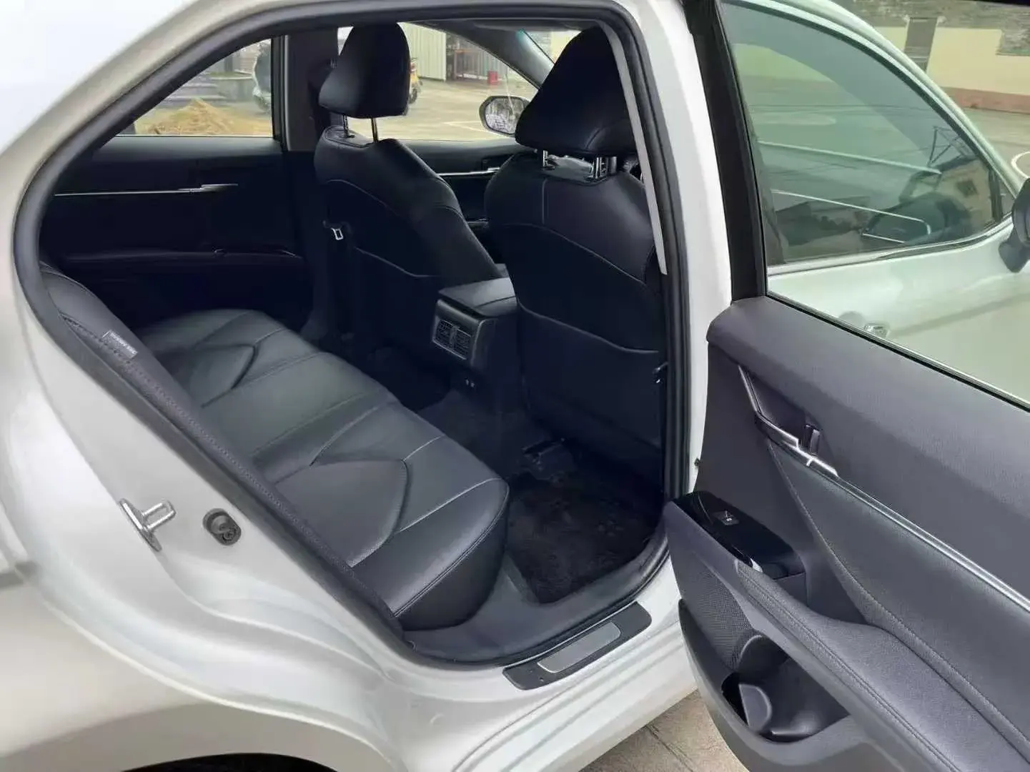 2019 TOYOTA CAMRY thumbnail 4