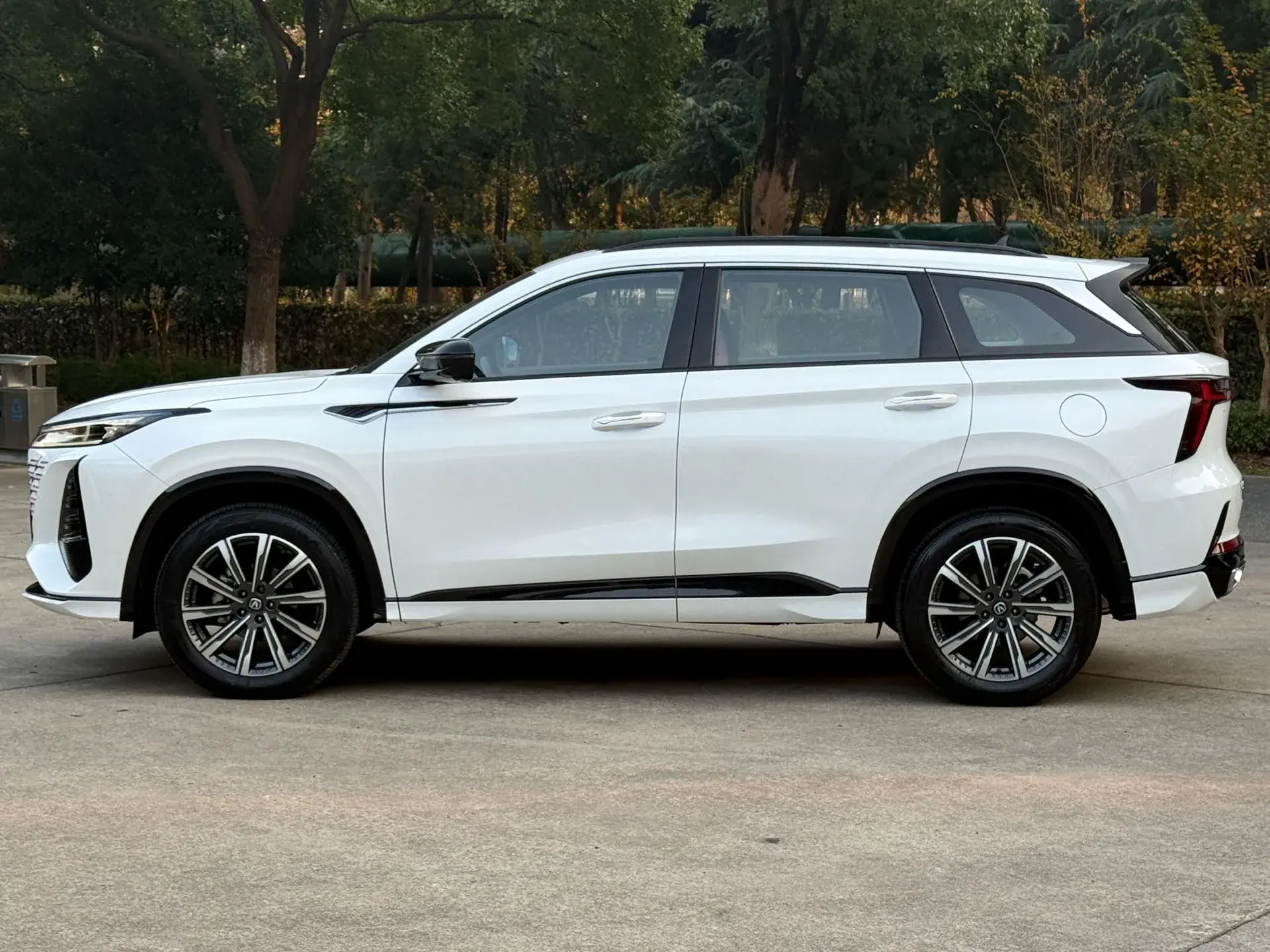 2024 CHANGAN CS75 thumbnail 3