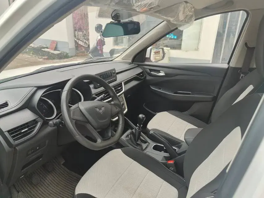 2019 WULING HONGGUANG thumbnail 3