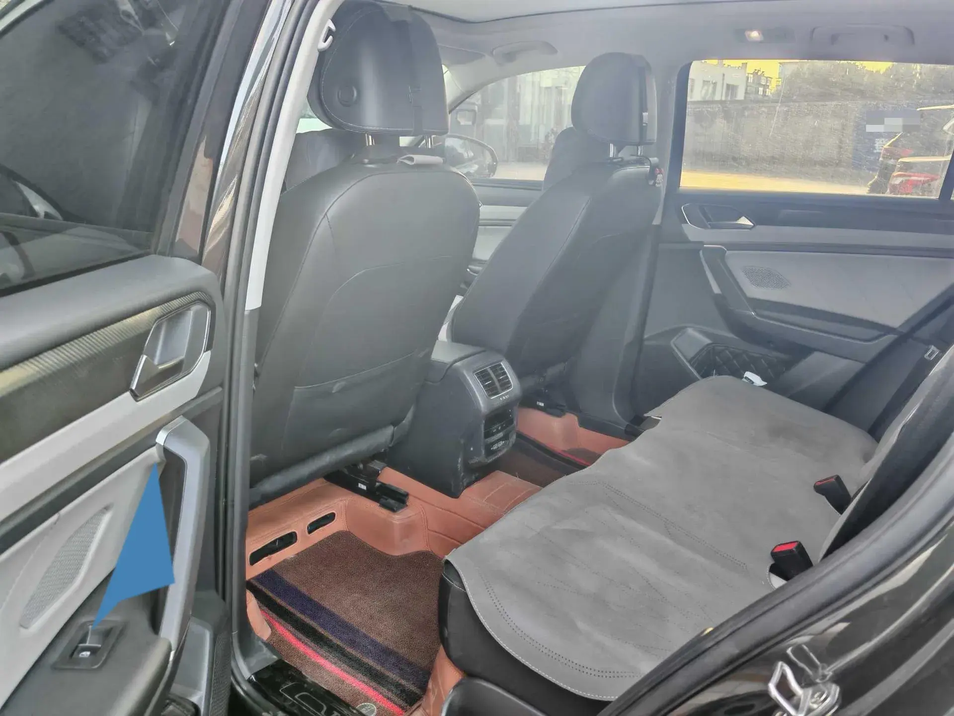 2023 VOLKSWAGEN TAYRON thumbnail 3