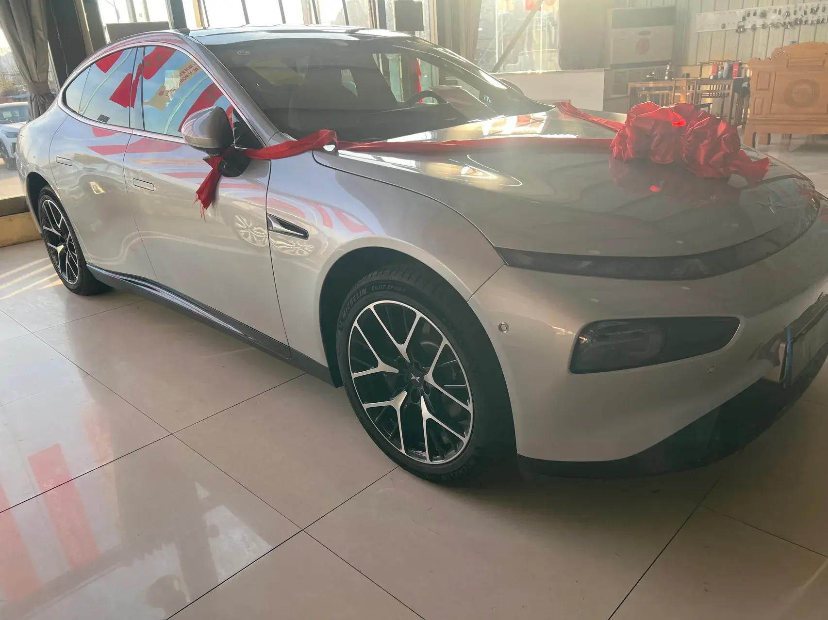 2024 XPENG P7 thumbnail 3