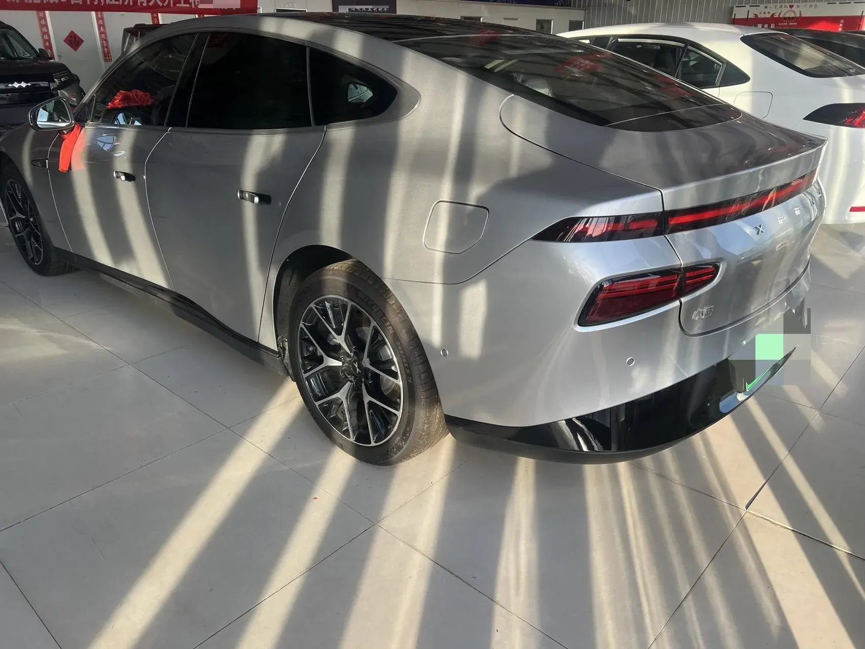 2024 XPENG P7 thumbnail 4