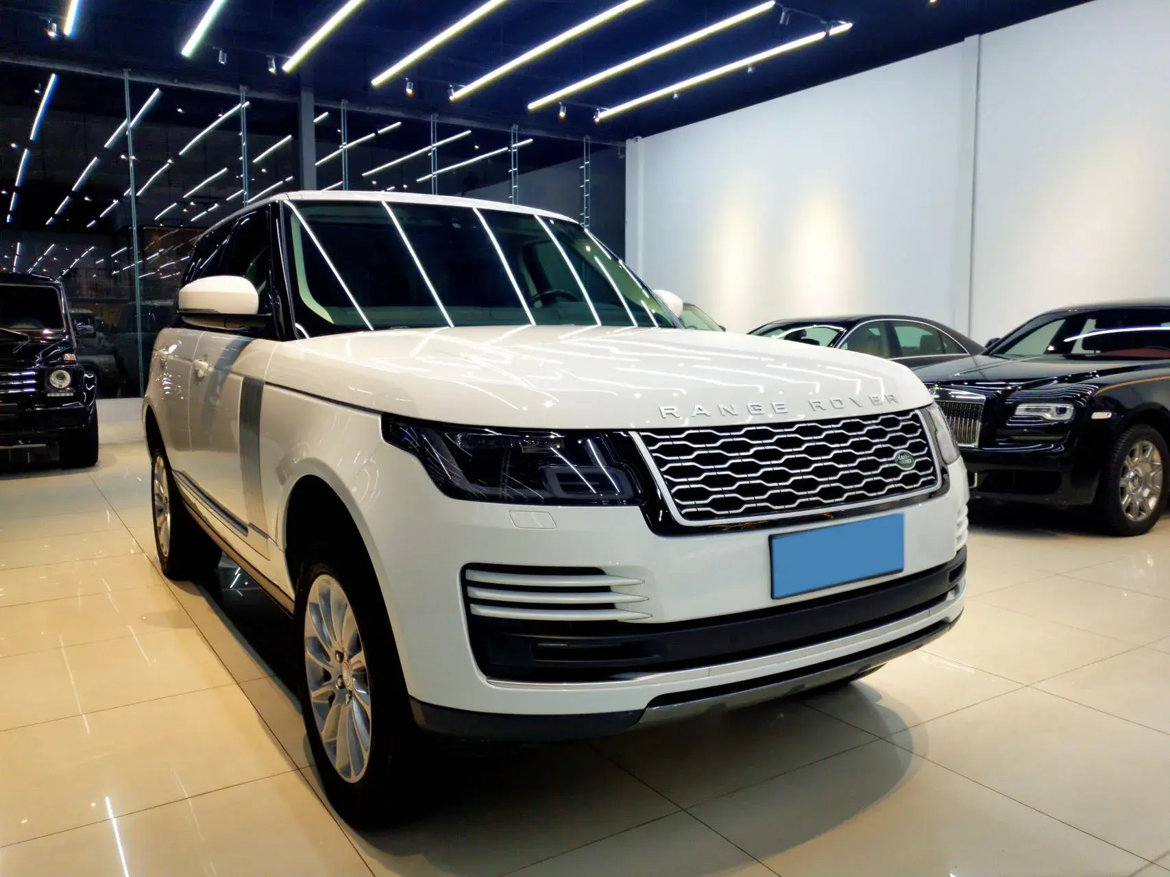 2019 LAND ROVER thumbnail 3