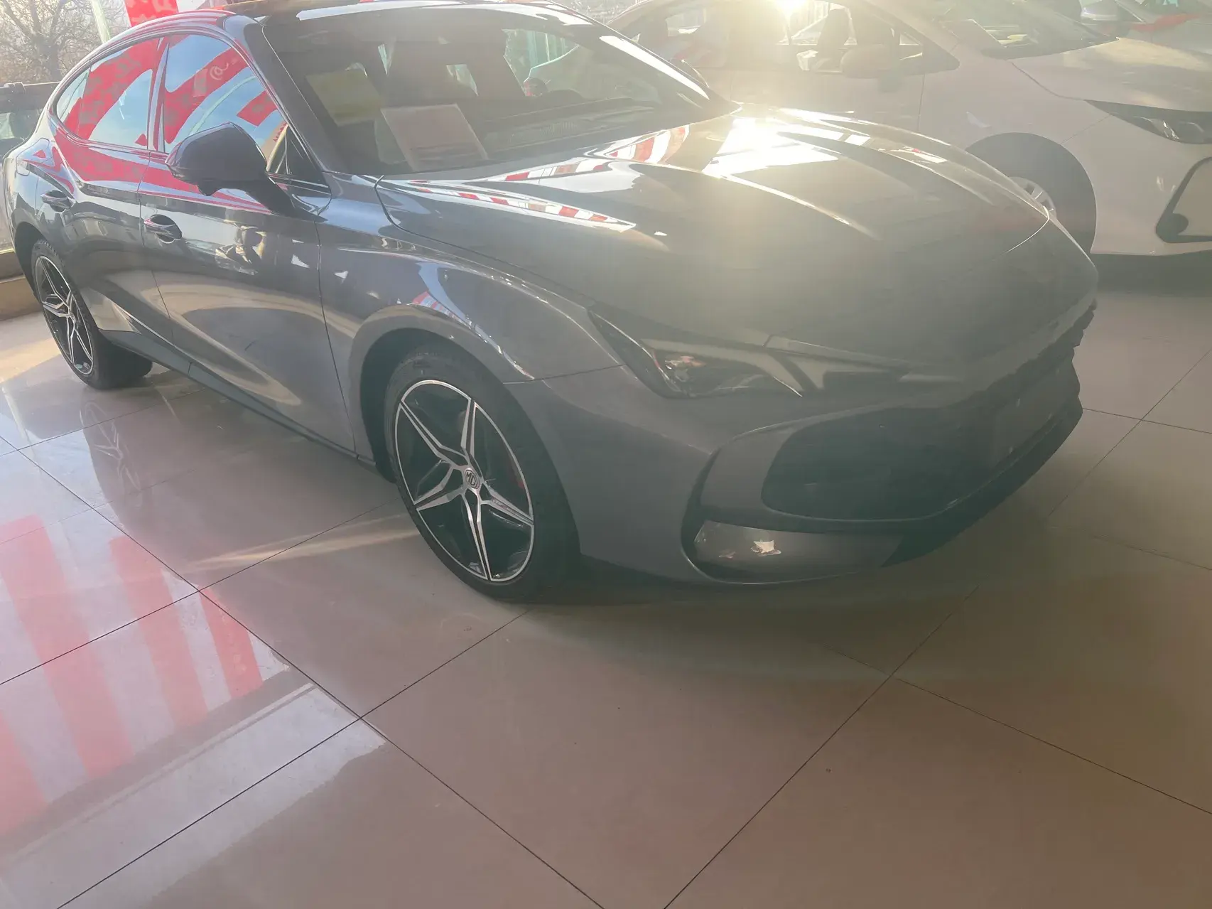 2025 MG 7 thumbnail 3