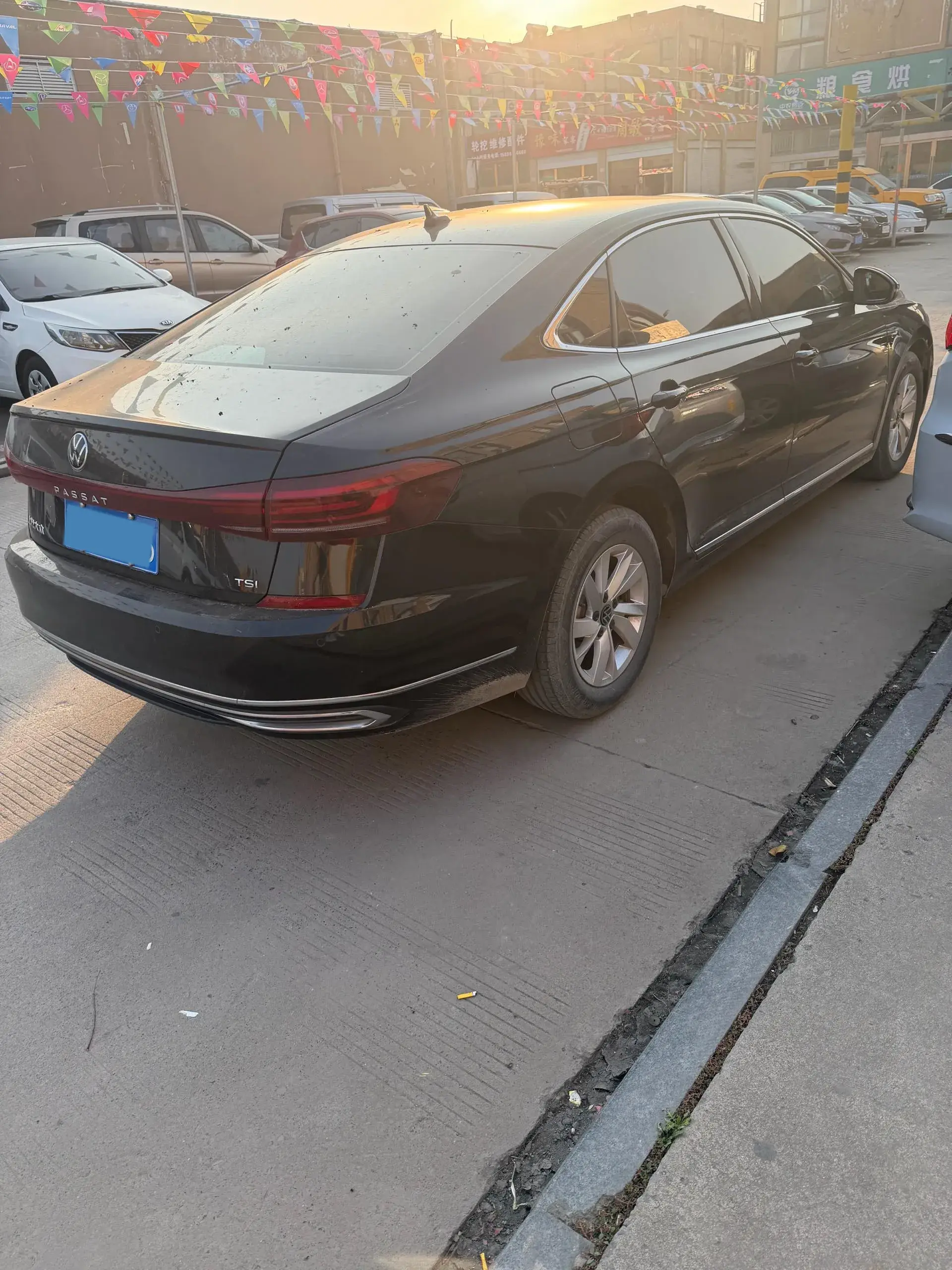 2024 VOLKSWAGEN PASSAT thumbnail 2