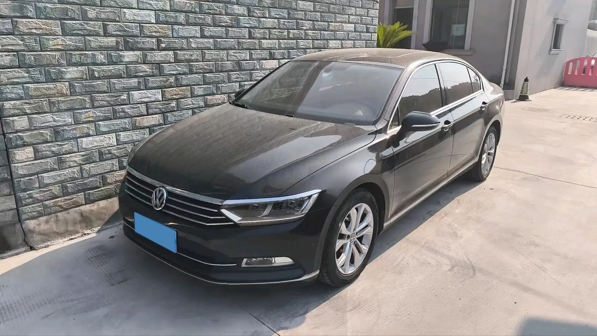 2018 VOLKSWAGEN MAGOTAN view 1