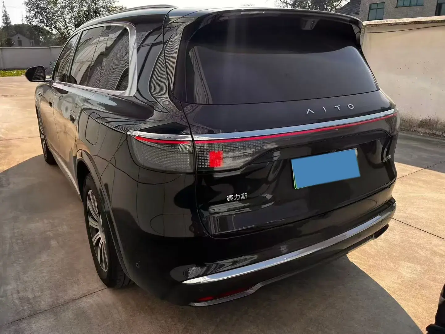 2025 AITO AITO thumbnail 3