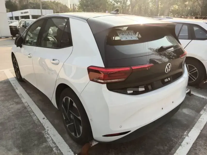 2025 VOLKSWAGEN ID.3 thumbnail 4