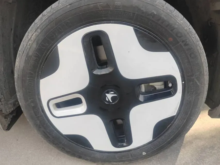 2024 ARCFOX KAOLA BEV 58.8KWH,autocango,china used car exporter,china ev exporter,chinese used car exporter,chinese used ev exporter