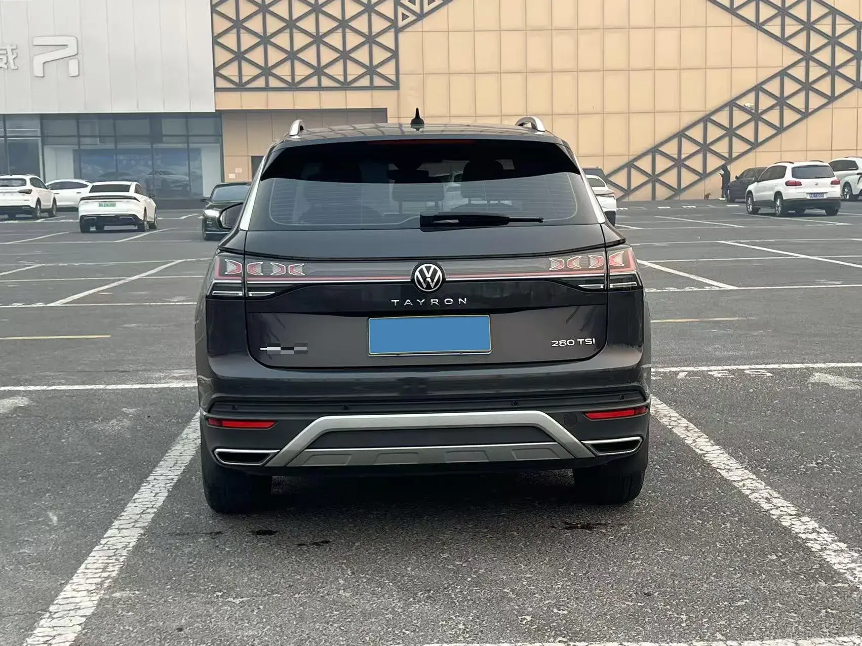 2023 VOLKSWAGEN TAYRON thumbnail 4