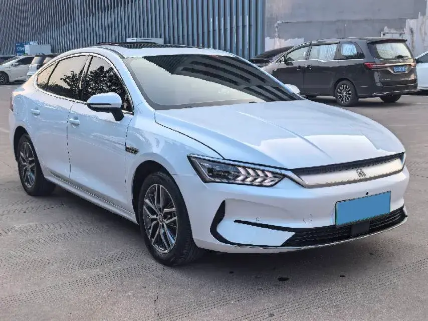 2023 BYD QIN thumbnail 3