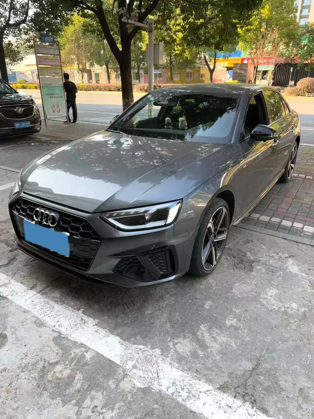 2024 AUDI A4L view 1