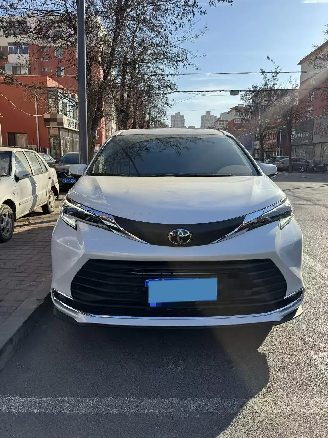 2024 TOYOTA SIENNA thumbnail 2