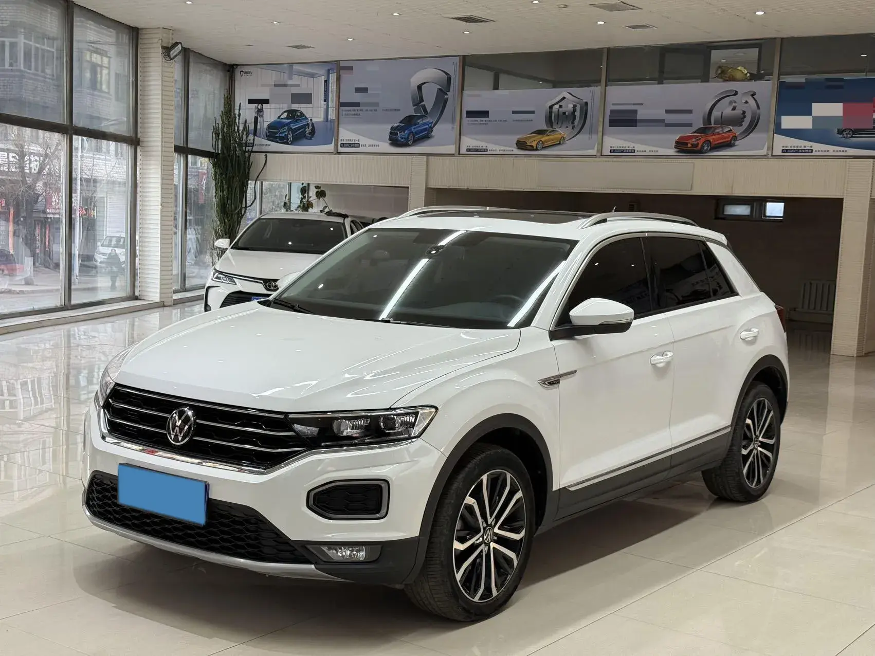 2021 VOLKSWAGEN T-ROC view 1
