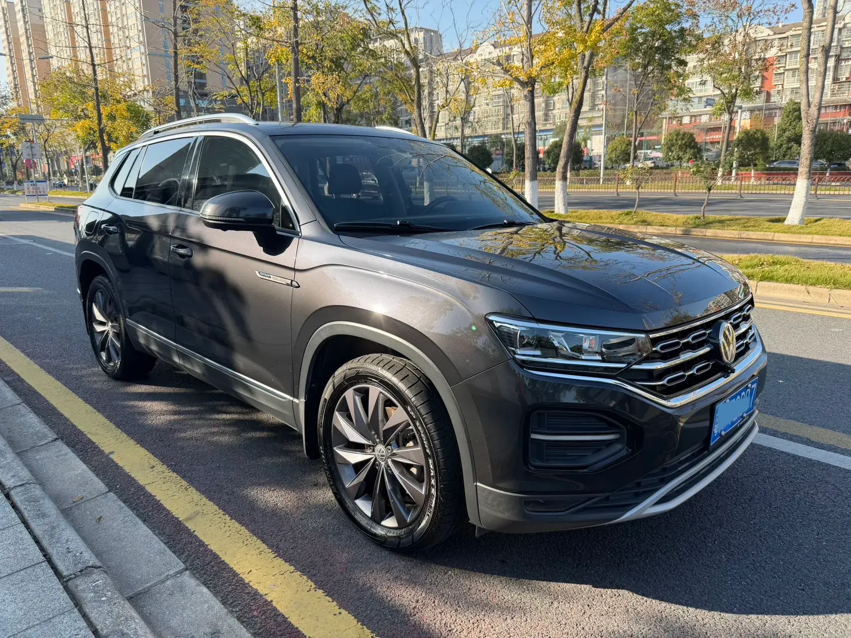 2020 VOLKSWAGEN TAYRON thumbnail 4