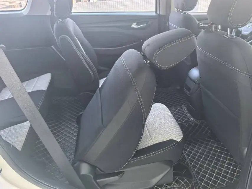 2019 WULING HONGGUANG thumbnail 4