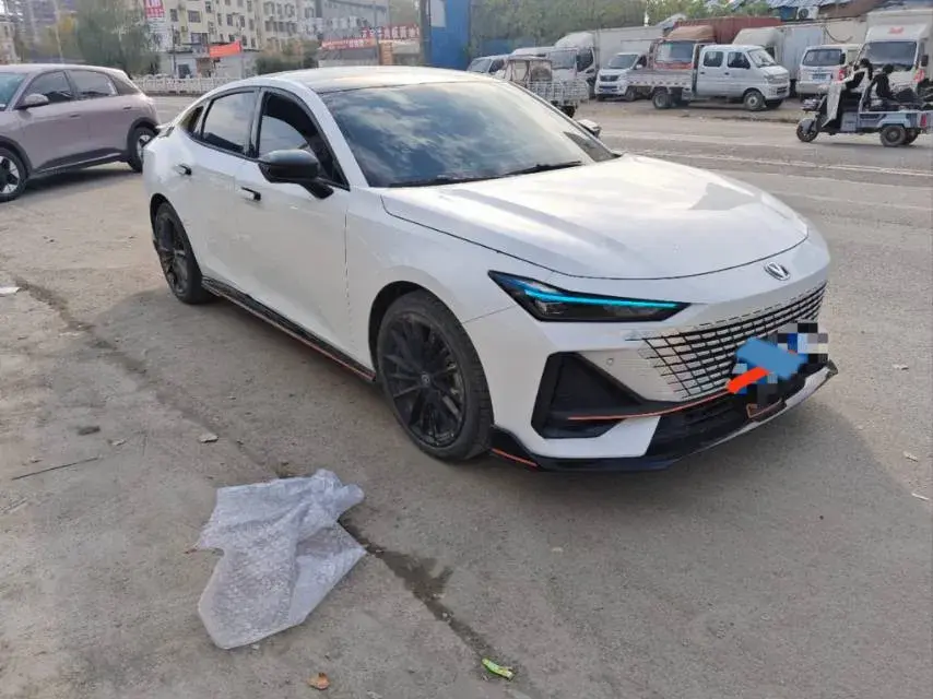 2022 CHANGAN UNI-V thumbnail 2