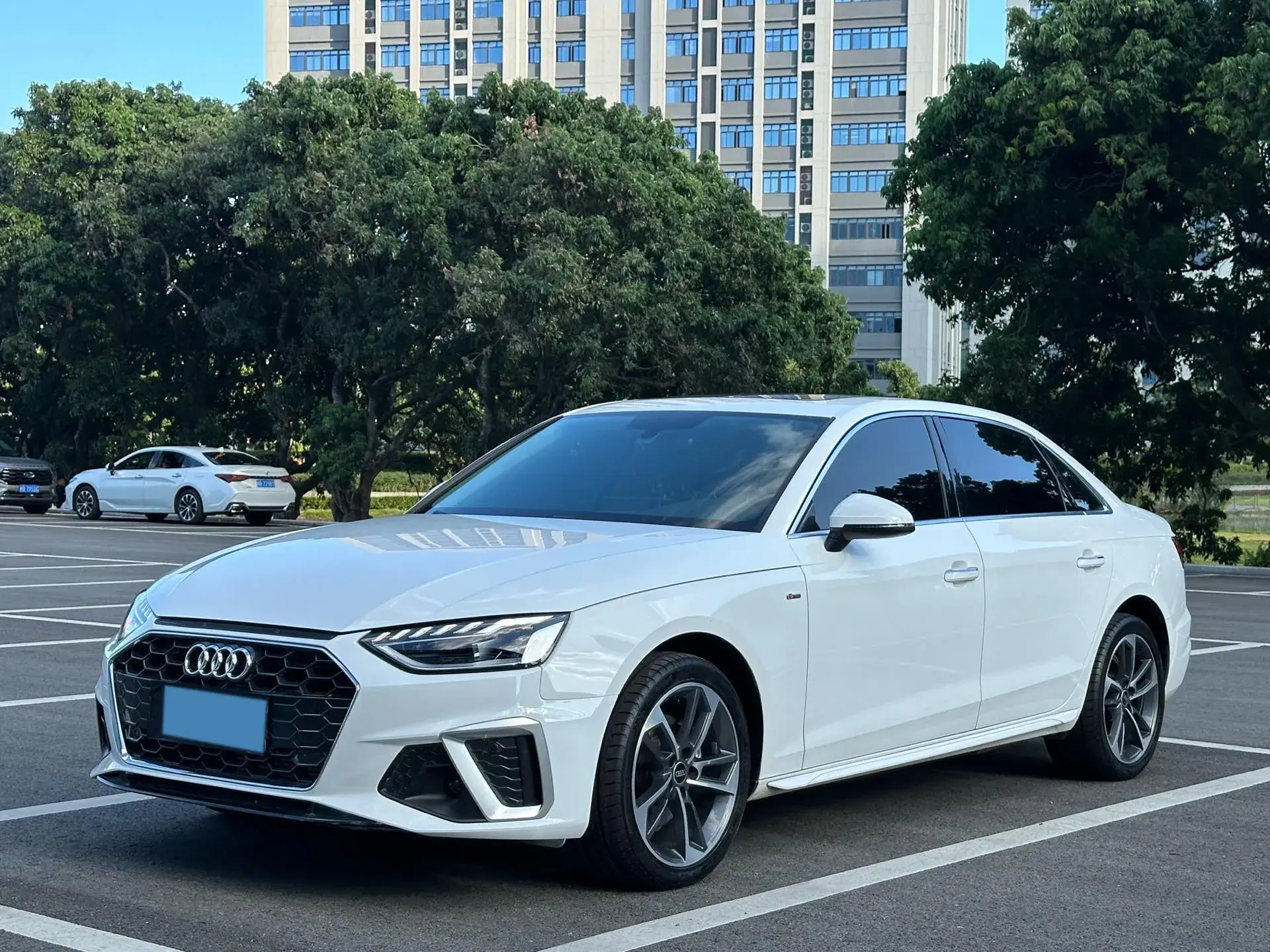 2020 AUDI A4L view 1