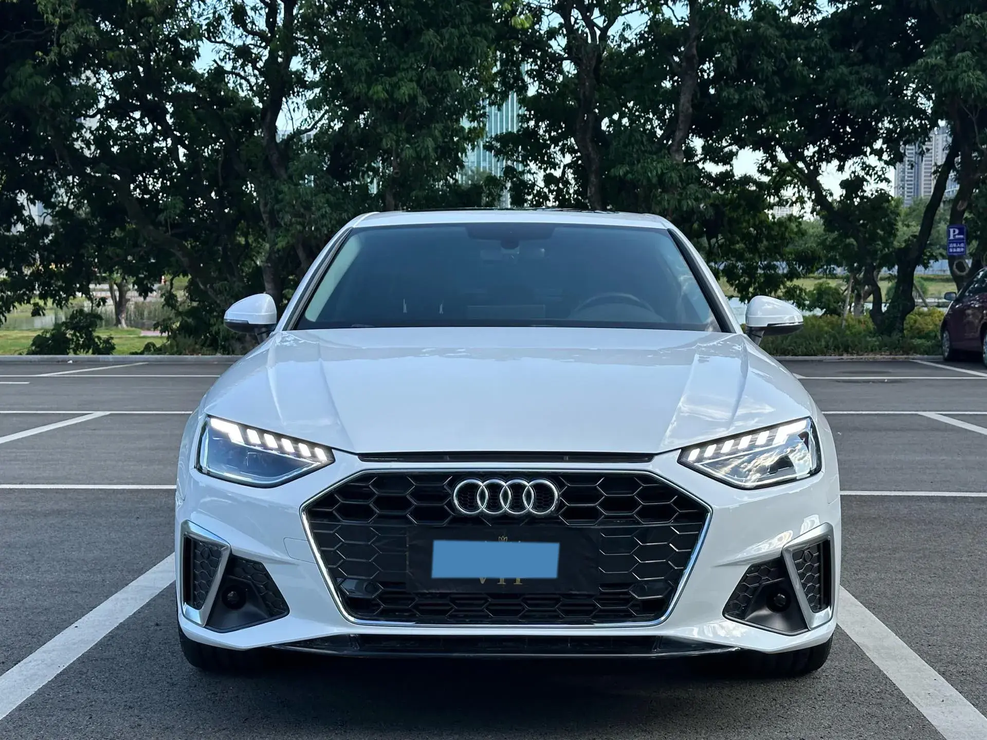 2020 AUDI A4L thumbnail 2