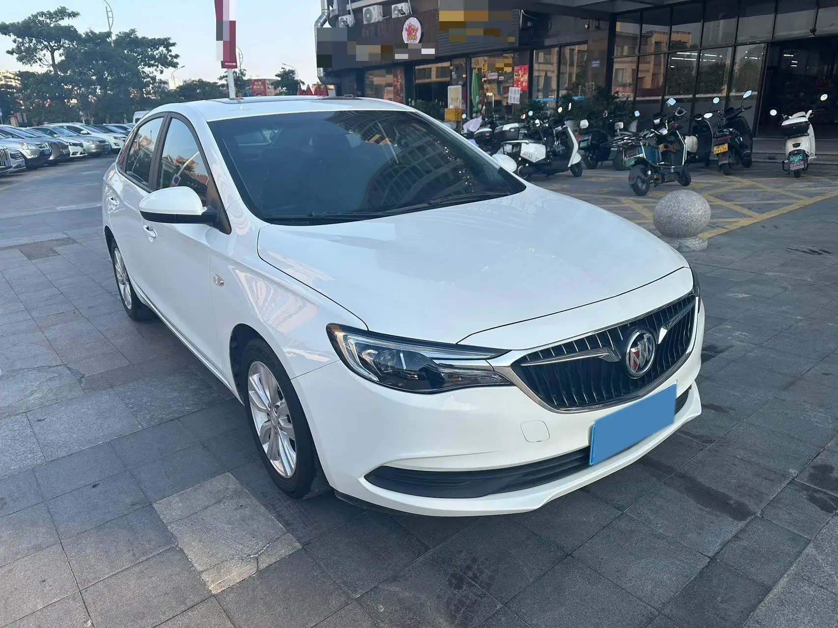 2020 BUICK REGAL thumbnail 3