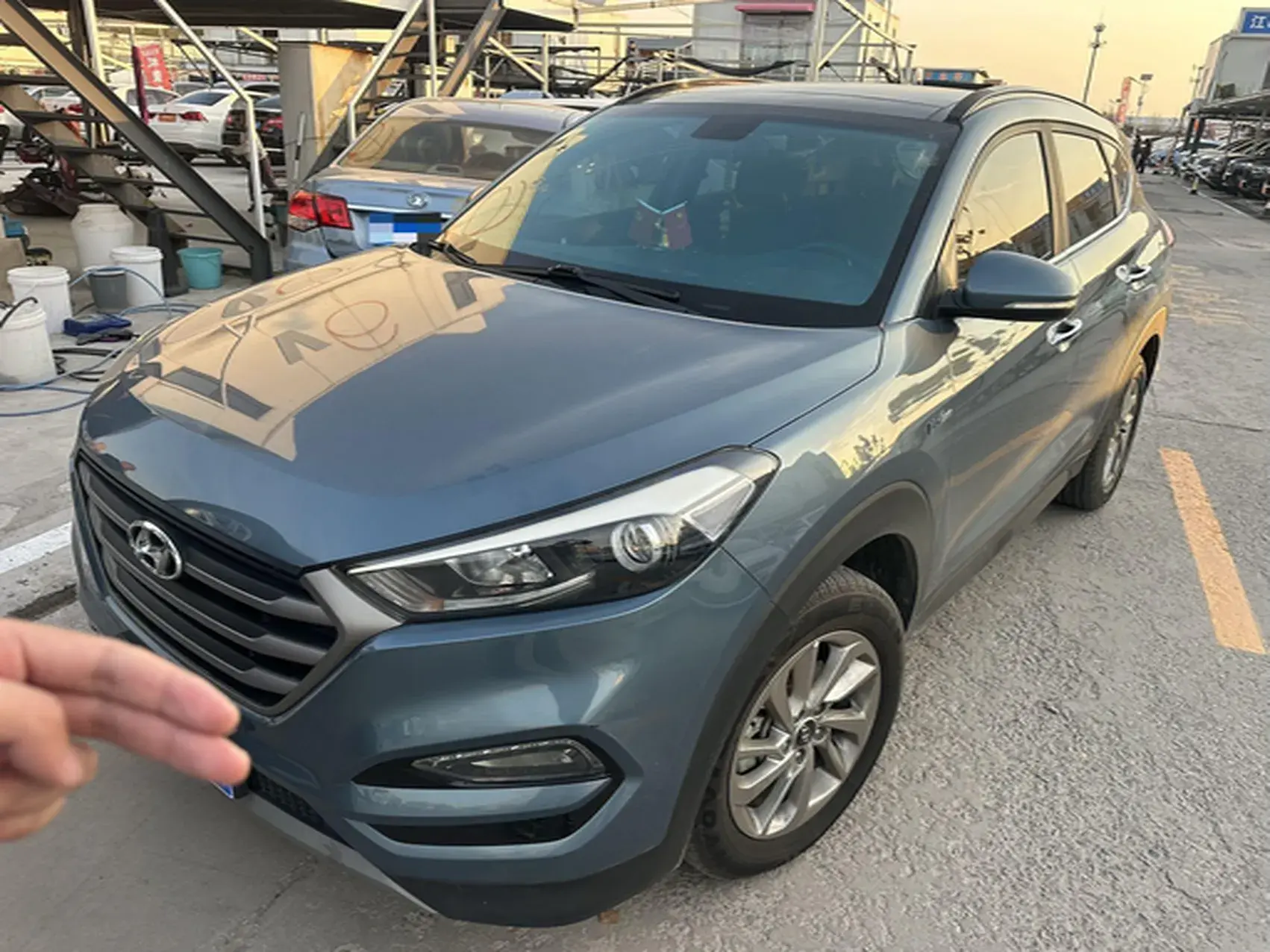 2015 HYUNDAI TUCSON view 1