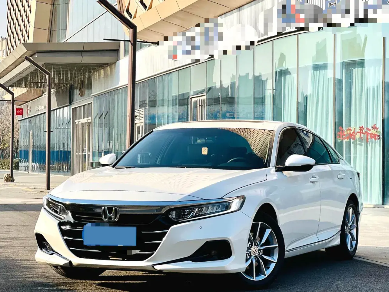 2022 HONDA ACCORD view 1