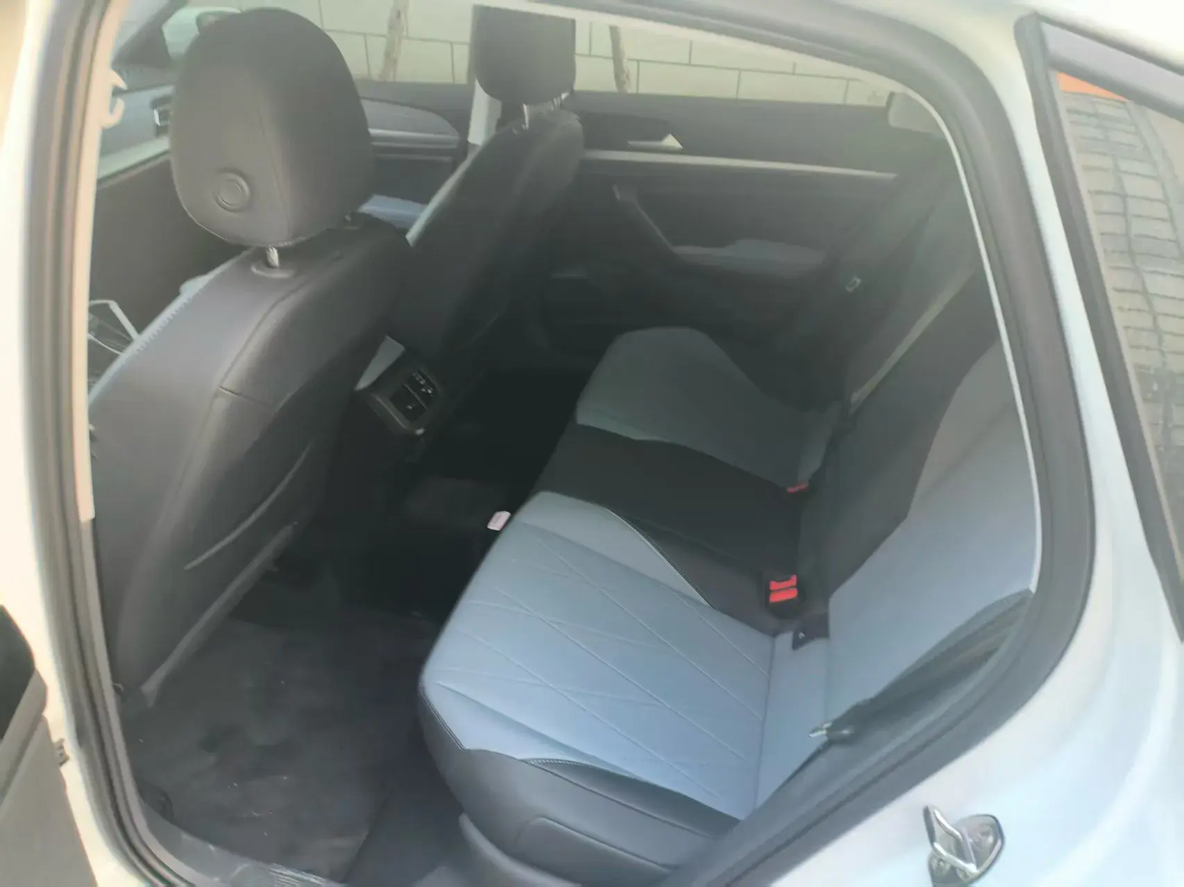 2024 VOLKSWAGEN LAVIDA thumbnail 3