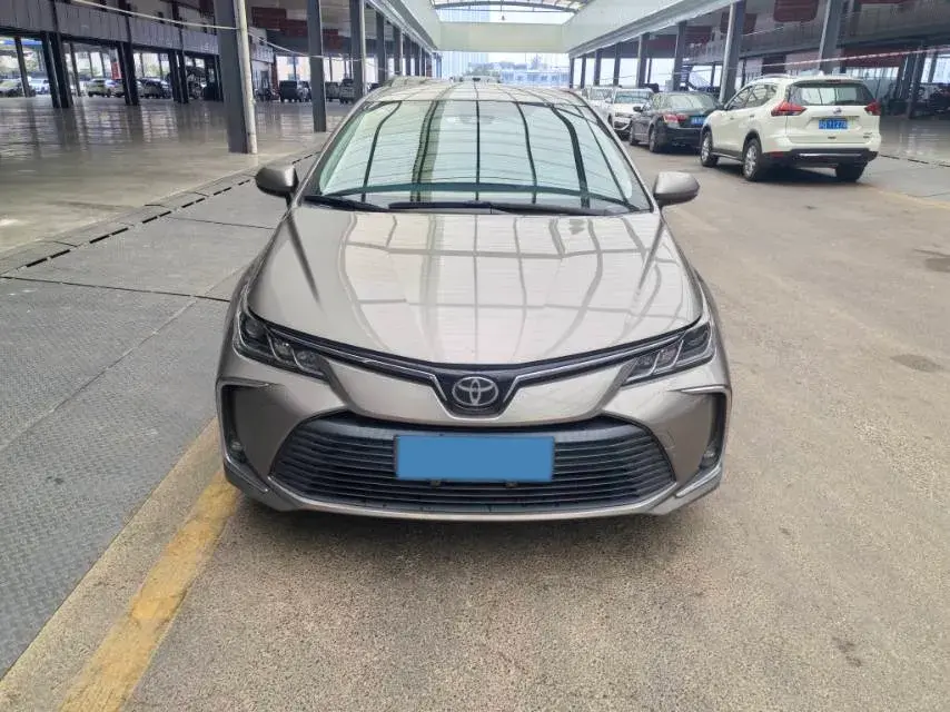 2019 TOYOTA COROLLA thumbnail 2