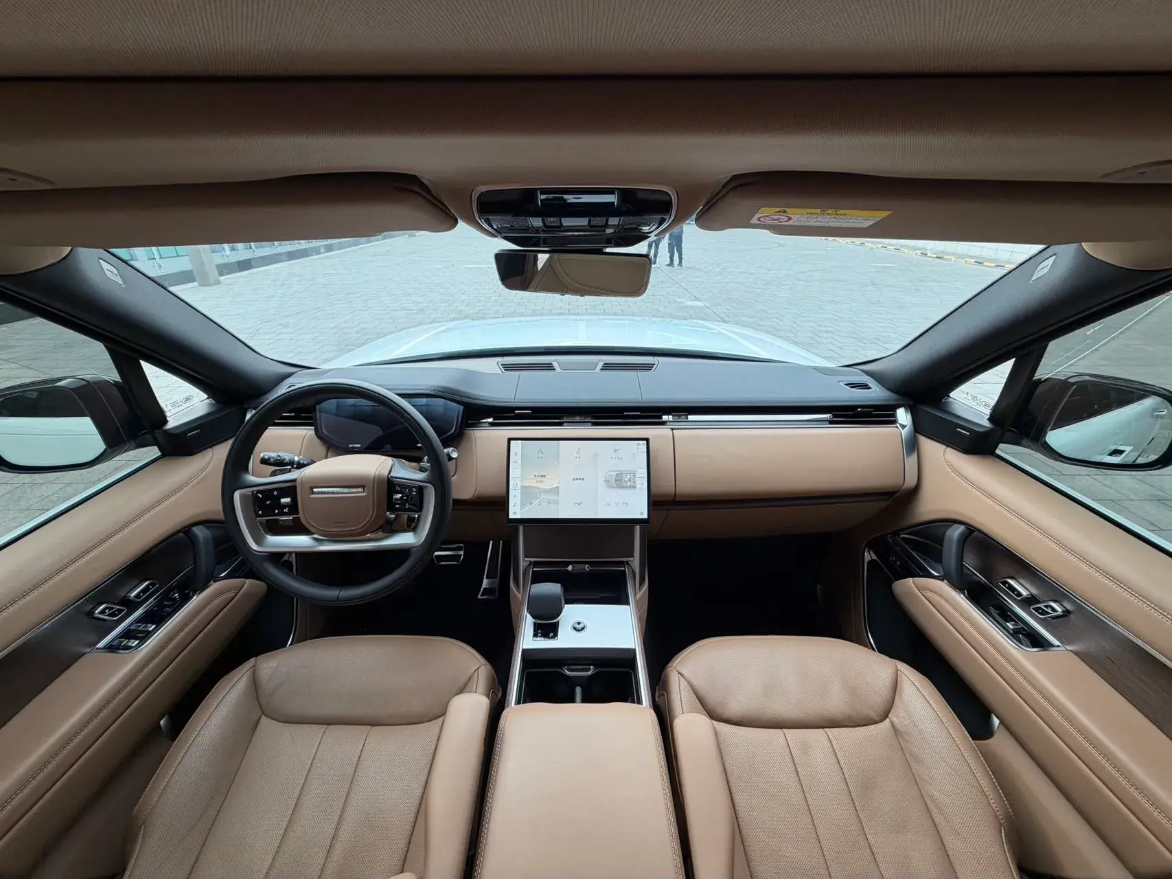 2024 LAND ROVER thumbnail 4