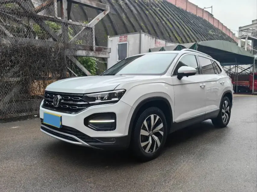 2019 VOLKSWAGEN TAYRON view 1