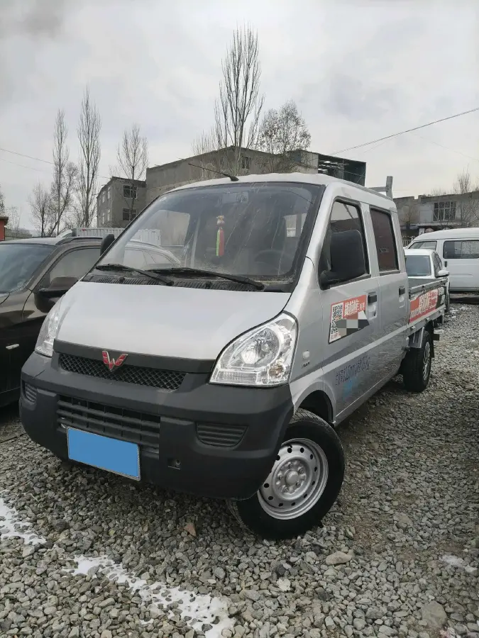 2022 WuLing RongGuang Mini Truck 1.5L 99HP L4 5MT