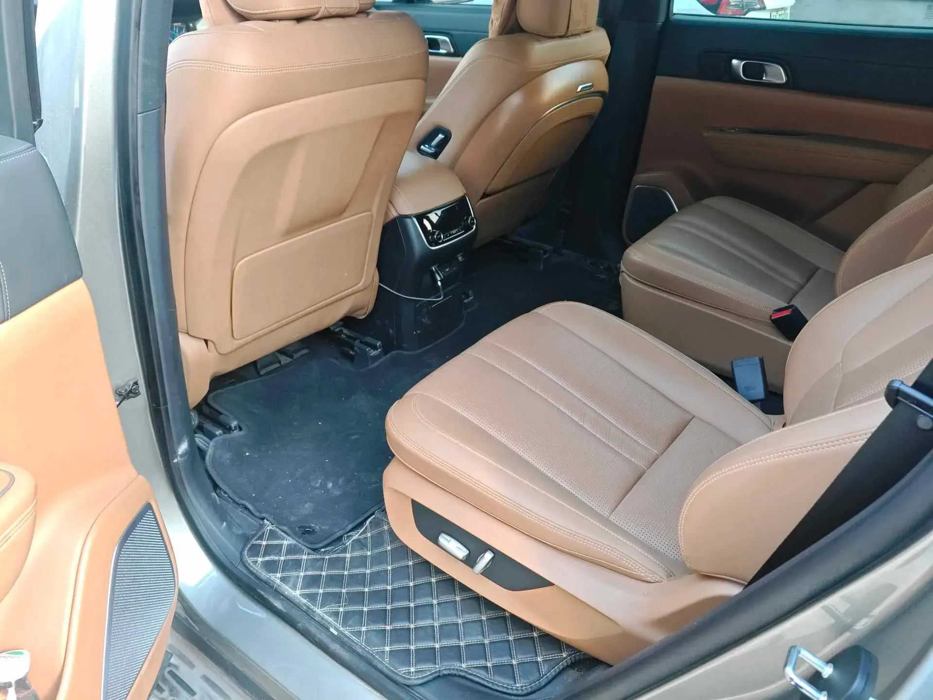 2020 LI ONE thumbnail 4