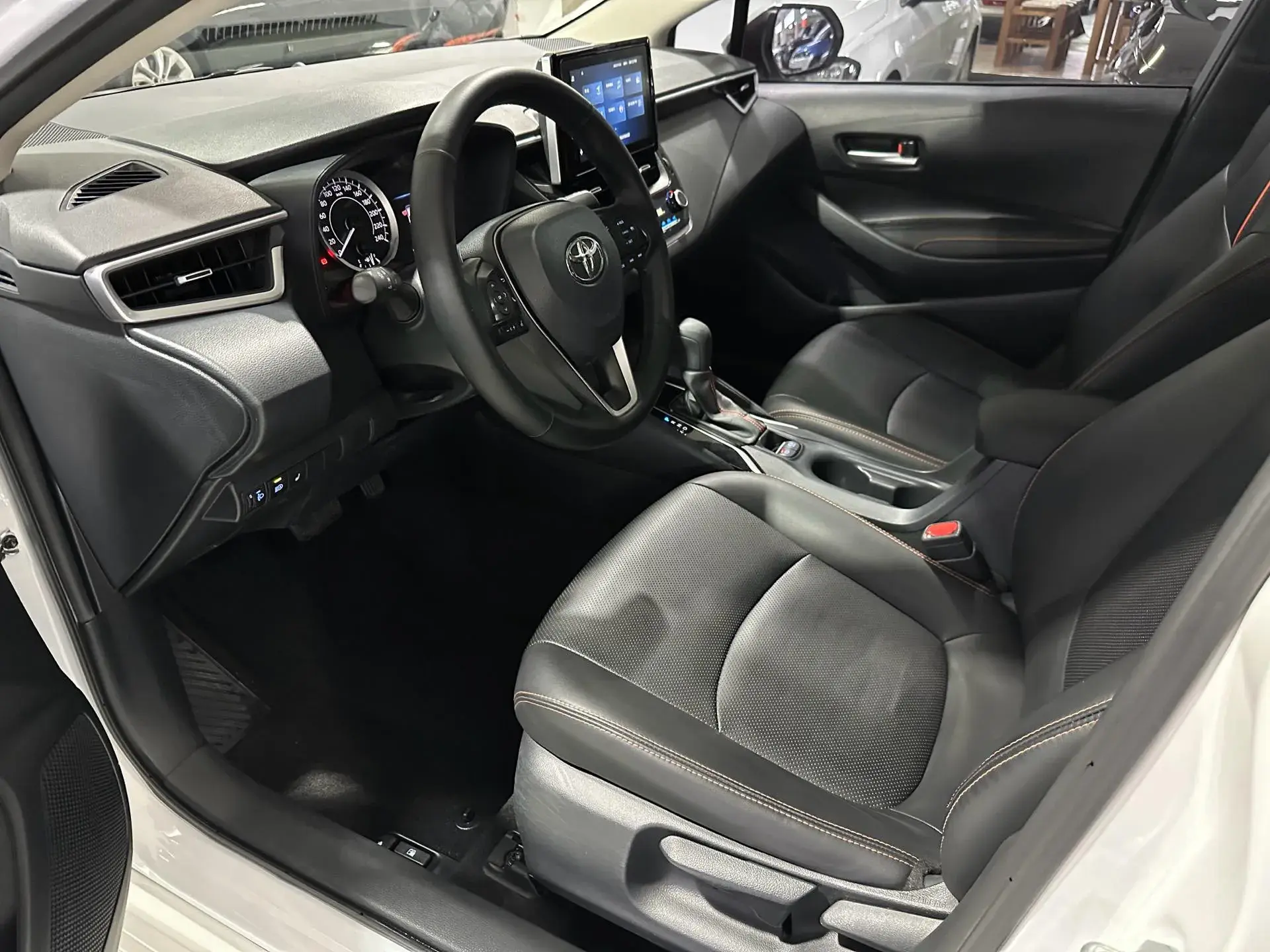 2021 TOYOTA COROLLA thumbnail 4