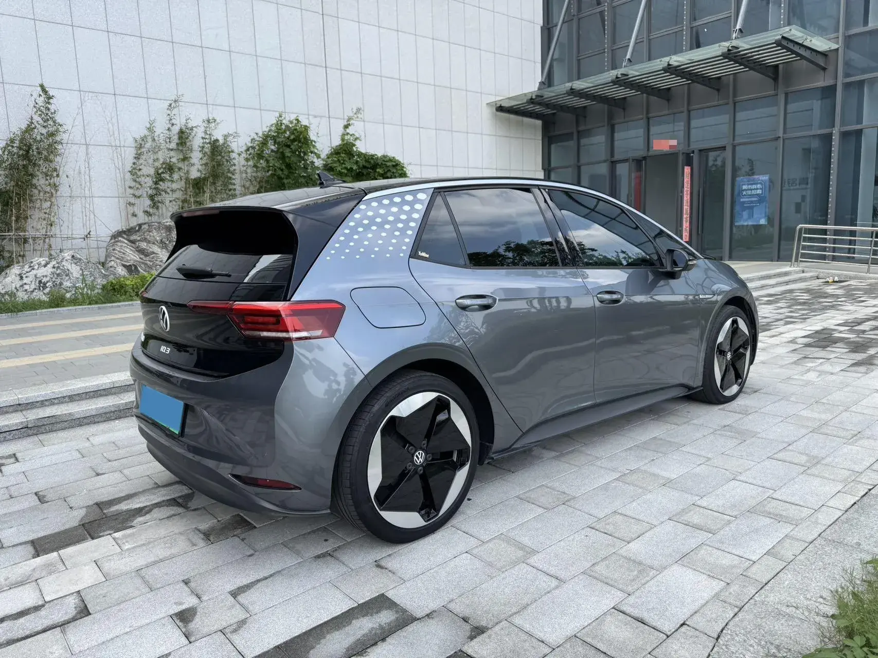 2023 VOLKSWAGEN ID.3 thumbnail 3