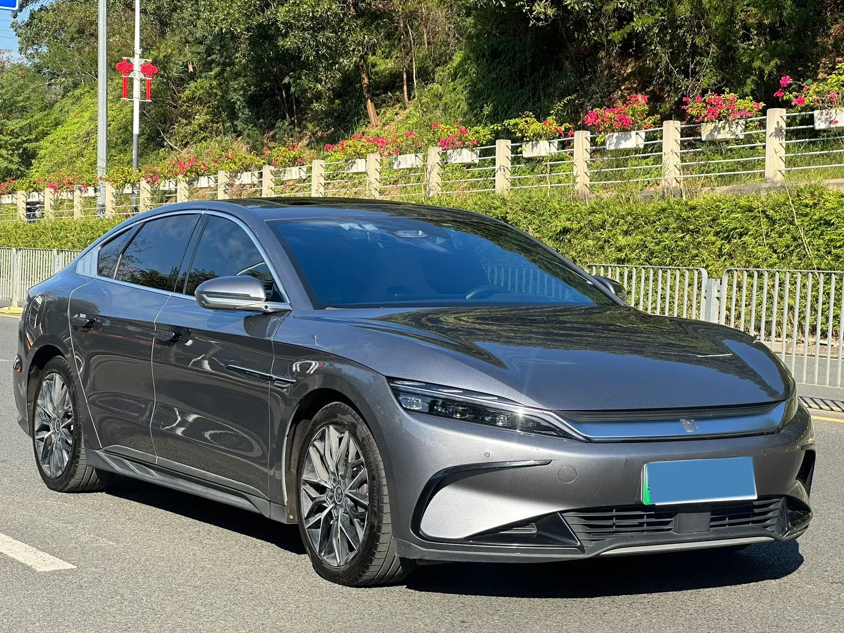 2024 BYD HAN thumbnail 3