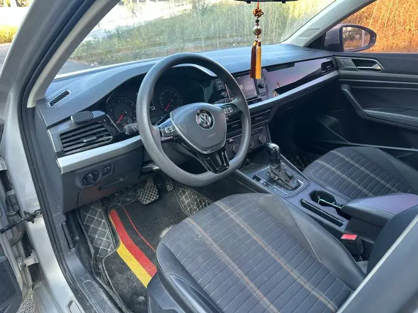 2019 VOLKSWAGEN LAVIDA thumbnail 4