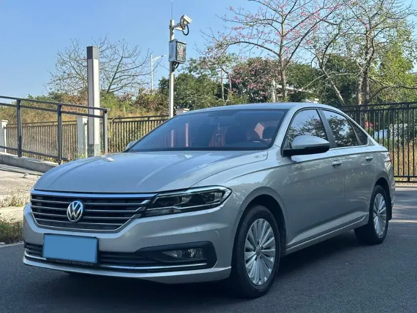 2019 VOLKSWAGEN LAVIDA view 1