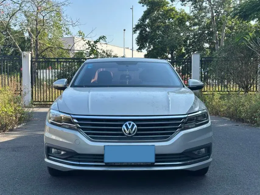 2019 VOLKSWAGEN LAVIDA thumbnail 2