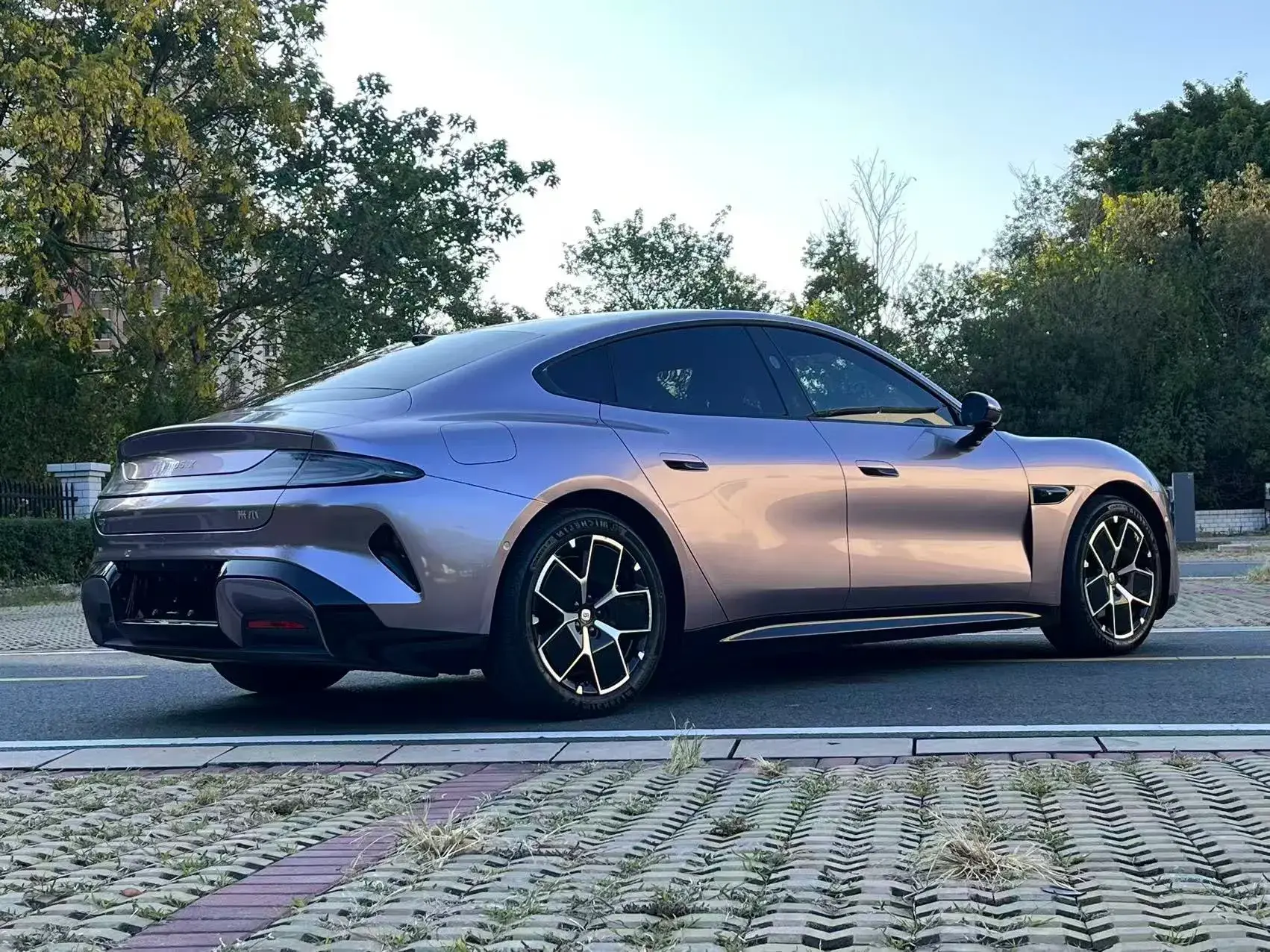 2024 MI SU7 thumbnail 3