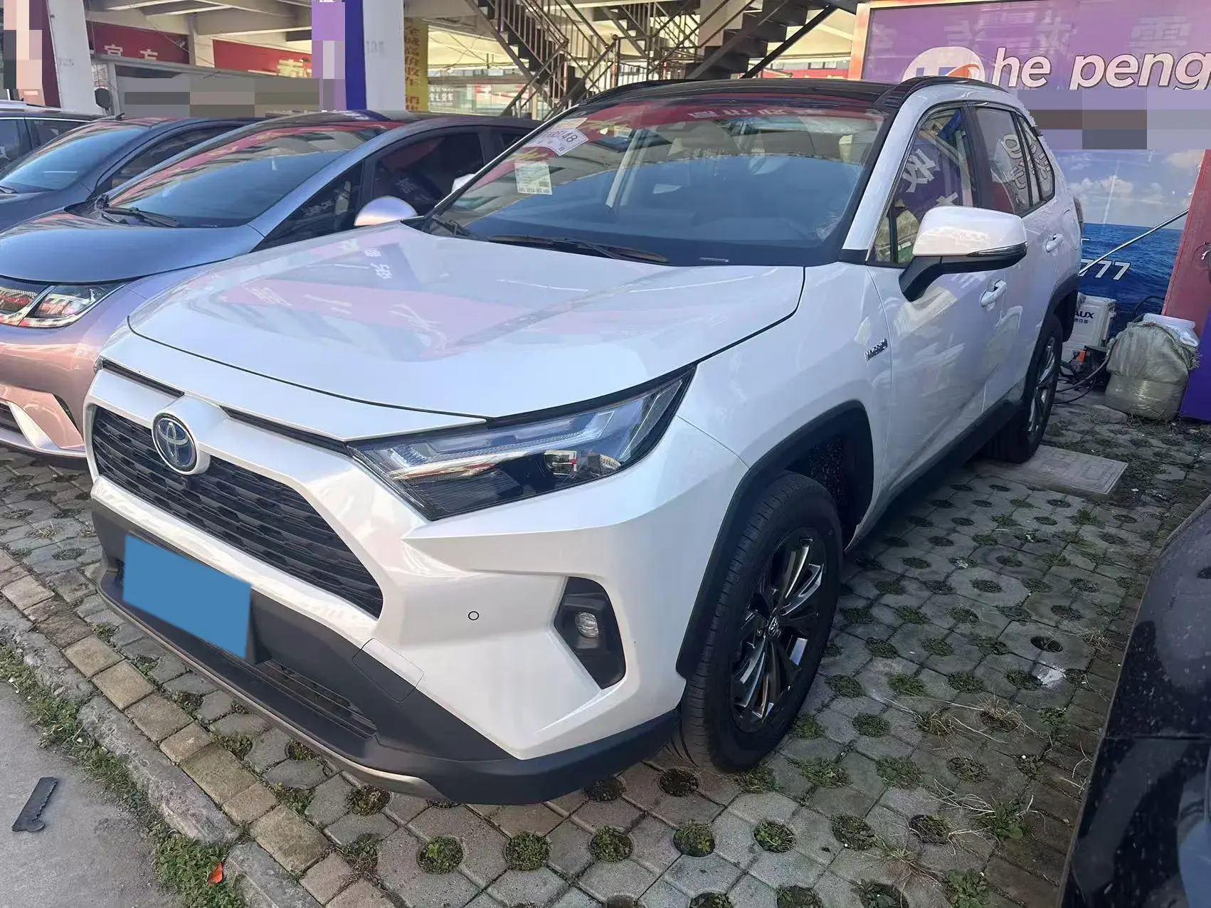 2024 TOYOTA RAV4 view 1
