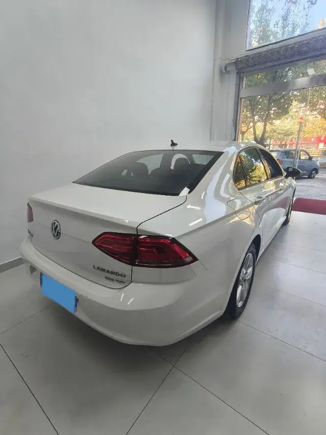 2017 VOLKSWAGEN LAMANDO thumbnail 2