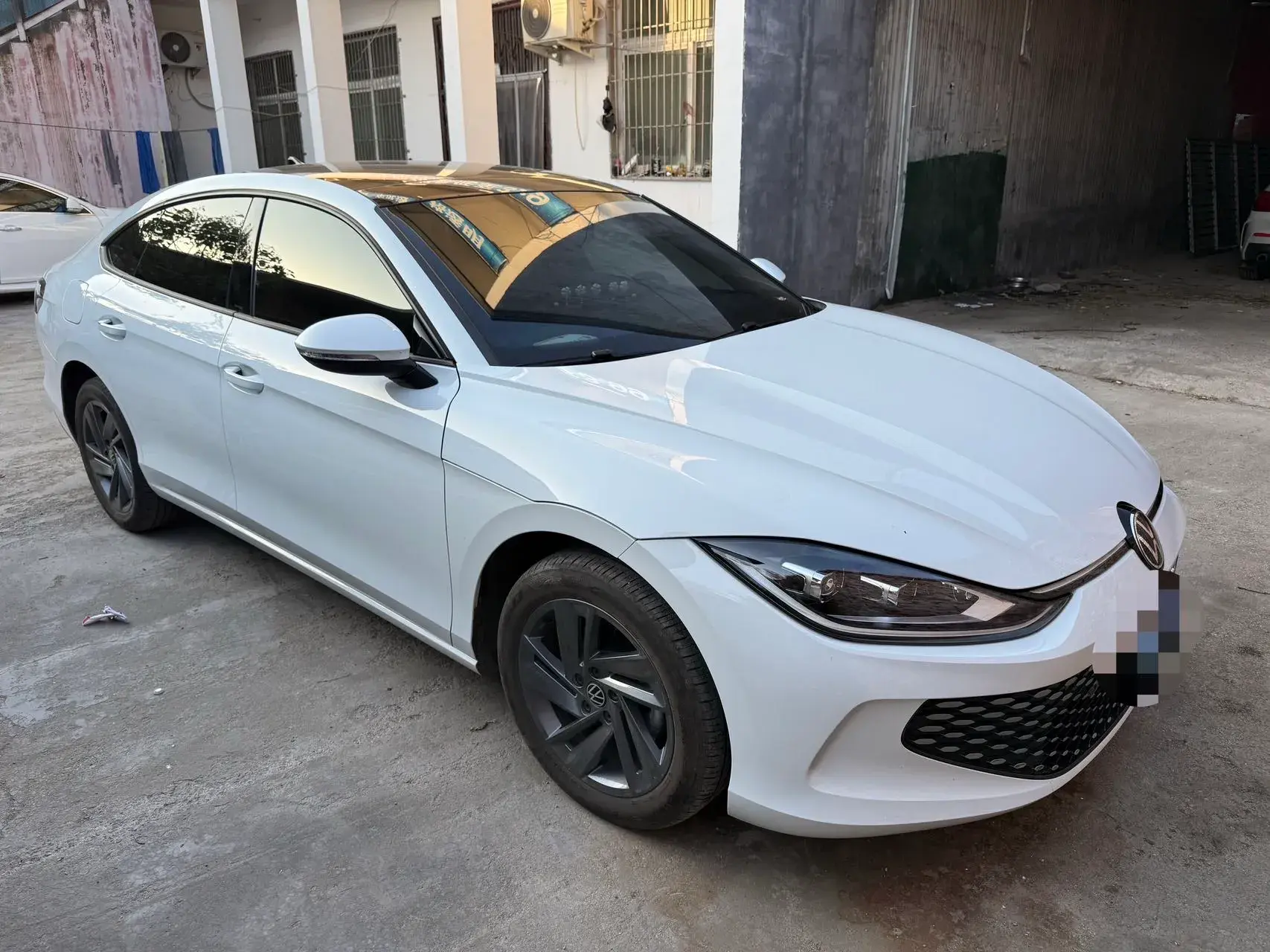 2025 VOLKSWAGEN LAMANDO thumbnail 2