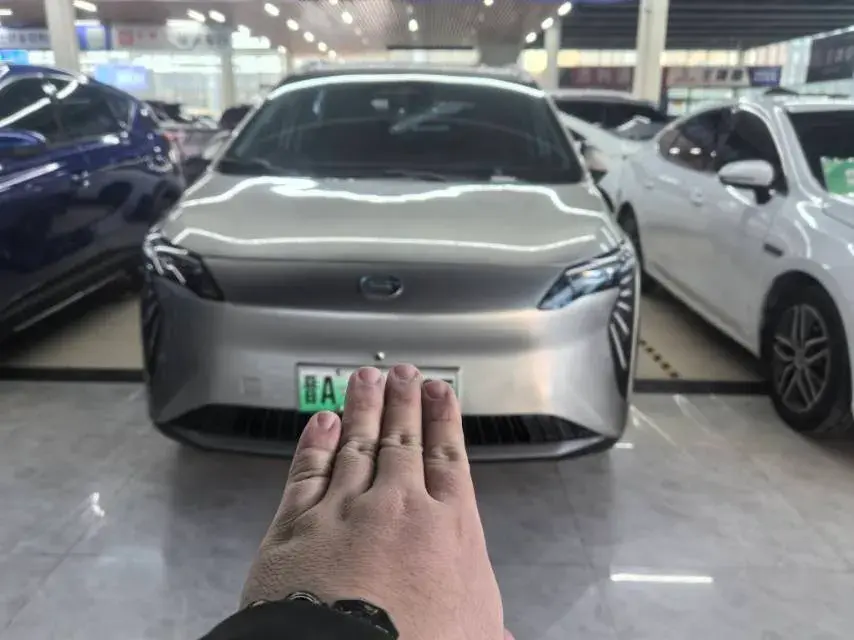 2023 AION Y thumbnail 2